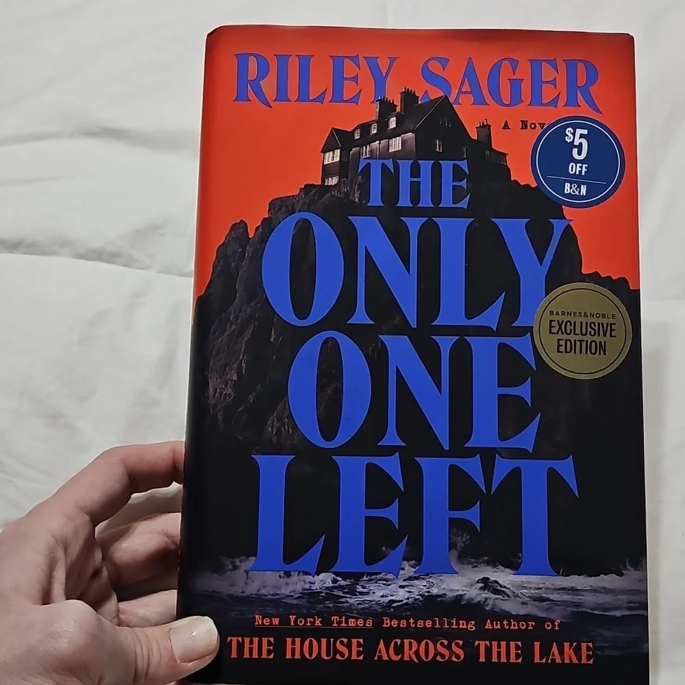 riley sager cover left barnes